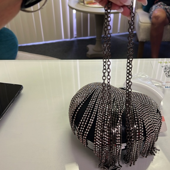 Elegant Black and Silver Heart-Shaped Women's Bag - Picture 5 of 6